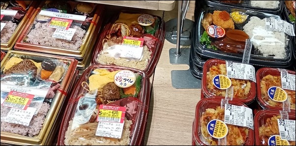 食料品コーナー