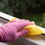 窓の動きが悪い！シリコンスプレーの潤滑効果でスムーズになるのか？