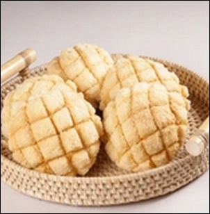 お店で焼いた ふんわりメロンパン