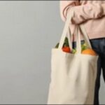 レジ袋持ち手痛い人必見！取付けるだけで両手が空きます【TV紹介】