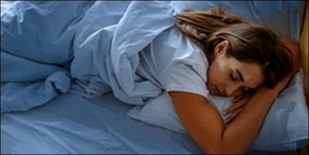 掛け布団とカバーがずれる！布地を挟むだけで固定できる【TV紹介】