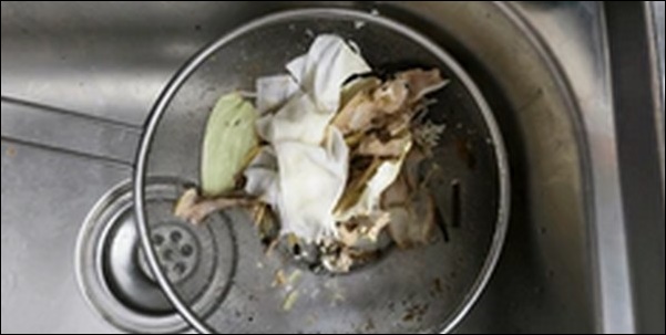 シンク掃除簡単グッズ！目の細かい水切りネットが役立つ【TV紹介】