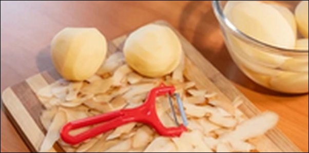 じゃがいも皮むき面倒な人必見！余計な力が不要な器具【TV紹介】