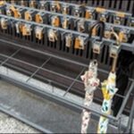 玄関傘置き場ない人必見！10本収納可能な傘立てが登場【TV紹介】